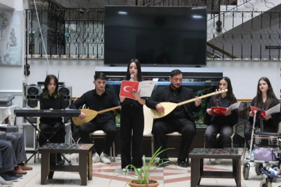 Samsun'da Liselilerin Korosu Türkülerle Gönüllere Dokunuyor