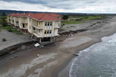 Karasu'da Kıyı Erozyonuna Karşı Sahil Koruma Duvarı Başladı