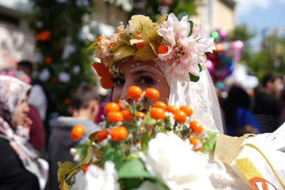 Kozan'da Tarihi Çarşıda Portakal Çiçeği Festivali Coşkusu
