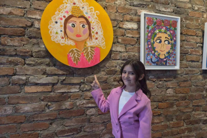 9 Yaşındaki Minik Ressam İlk Kişisel Sergisini Açtı