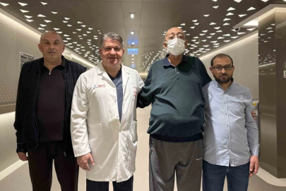 120 Kiloluk Hastaya İki Kişiden Karaciğer Nakli