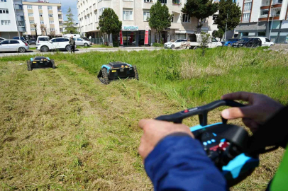 Çim Biçme Mesaisi Akıllı Robotlara Emanet