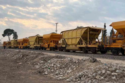 Suriye Sınırındaki 350 Km'lik Demiryolu Hattı Yeniden Açıldı