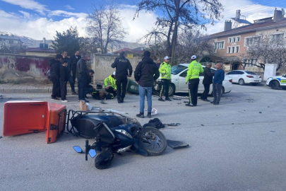 Erzincan’da otomobil ile motosiklet çarpıştı: 1 yaralı