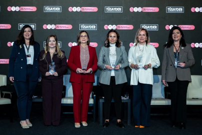 TÜSAYDER Zirvesi'nde Yapay Zeka ve Kadın Liderler Vurgusu