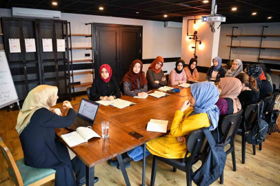 TÜRGEV'den 246 Filistinli Genç Kıza Eğitim Desteği