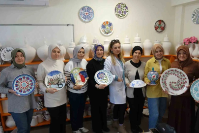 Gaziantep'te Kadınlar Çini Sanatıyla Hayat Buluyor