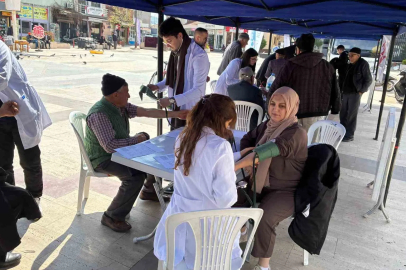 Tıp Öğrencilerinden Sındırgı'da Ücretsiz Sağlık Taraması
