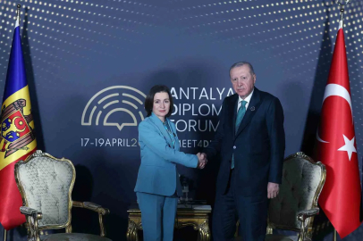 Erdoğan ADF2026'da Moldova Cumhurbaşkanı İle Görüştü