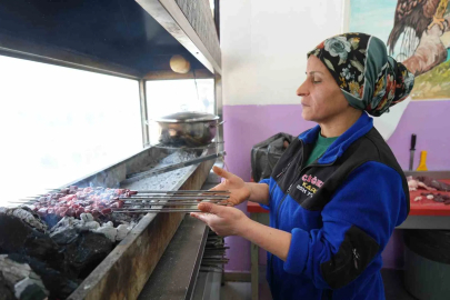 Gaziantep'in Tek Kadın Ciğer Ustası Yelda Güler İlham Oluyor