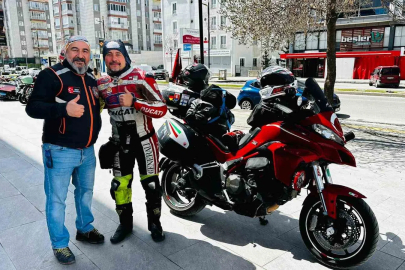 Hollanda'dan Motosikletle Umre'ye: Dönüşte Sivas Molası