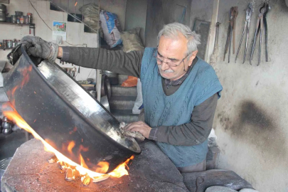 Çorum'un Son Kalaycılarından Süleyman Usta Zamana Direniyor