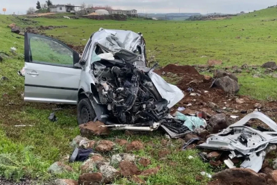 Siverek’te tır ile hafif ticaret aracı çarpıştı: 2 ölü, 1 yaralı
