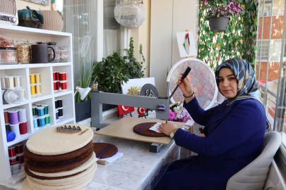 Erzurumlu Elanur Akkuş Balkondan Çıktı Kendi Sanat Atölyesini Kurdu