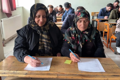 Yüksekova'da Çiftçiler Sürü Yönetimi Sınavında Ter Döktü