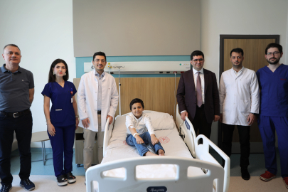 Mikrocerrahi ile Sağlığına Kavuşan 8 Yaşındaki Çocuk Koştu