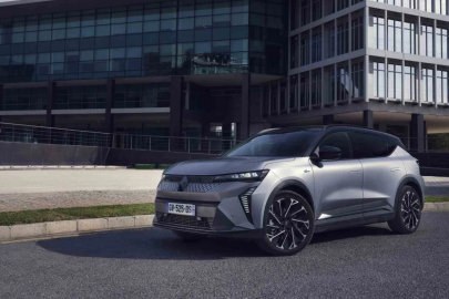 Yılın otomobili Türkiye’de: Scenic E-Tech yollarda