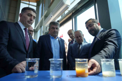 Günlük 2 Bin 500 Ton Atık Suyu Arıtıp İçinde Balık Besliyorlar