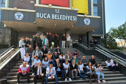 İzmir Buca'da Memurların İş Bırakma Eylemi Sürüyor