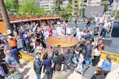 Manisa'da Dev Tencereden 5 Bin Kişiye Tarhana Çorbası