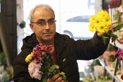 Kırşehir'de Çiçekçiler Yaz Sezonuna Renkli Girdi