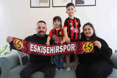 Minik Taraftar Su Tabancası Parasını Eskişehirspor'a Bağışladı