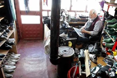 62 Yıllık Çekiç Sesleri: 77 Yaşındaki Ustanın Azmi Örnek Oluyor