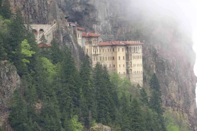 Sümela Manastırı'nda Kaya Düşme Riskine Karşı Yeni İnceleme