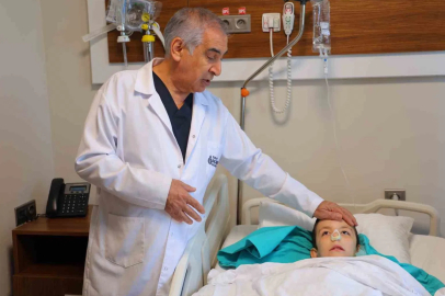 12 Yaşındaki Çocuğun Genzinden Dev Polip Çıktı