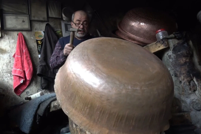 Gaziantep'te Dövme Bakır Kazan Geleneği Yaşatılıyor