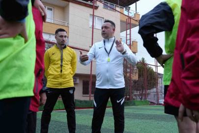 Memurluğu Bıraktı, Hayalindeki Futbol Kulübünü Kurdu