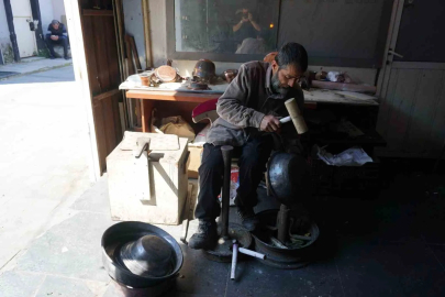 Unutulmaya Yüz Tutan Kalaycılığı 3 Kuşak Yaşatıyor