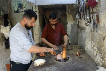Gaziantep'te İkiz Kardeşler Baba Mesleği Kalaycılığı Yaşatıyor