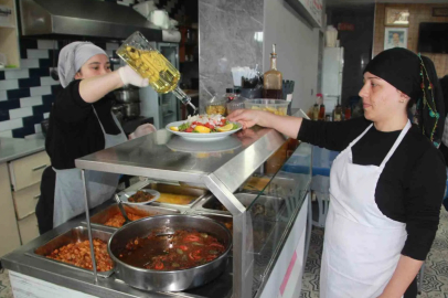 Ordu'da Tüm Çalışanları Kadın Olan Lokanta İlgi Görüyor