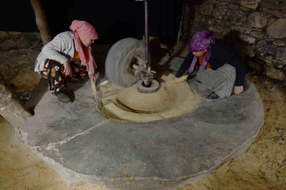 Bitlis'te Organik Çeltikler Asırlık Değirmende İşleniyor