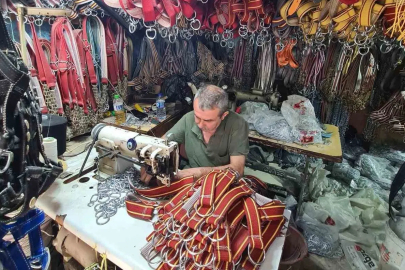 Osmaniye'nin Son Saracı Köpek Tasmasıyla Ayakta Kalıyor