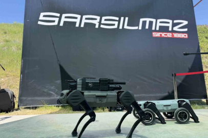 Türkiye'nin İlk Silahlı Robot Köpeği SARBOT Tanıtıldı