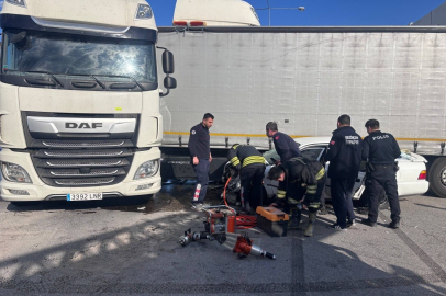 Erzincan-Sivas kara yolunda kaza: 2 yaralı