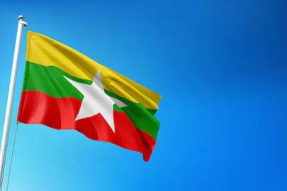 Myanmar'da kamyon devrildi: 16 ölü, 21 yaralı