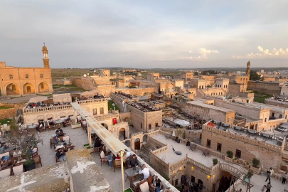 'Uzak Şehir' Rüzgarı Midyat'ı Turizm Merkezine Çevirdi