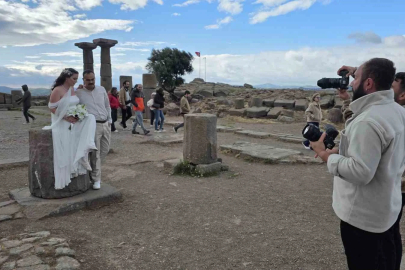 Assos Antik Kenti'nde Tarihle İç İçe Düğün Çekimi