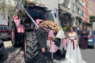 İstanbul'da Görenler Şaştı: Pembe Traktör Gelin Arabası Oldu!