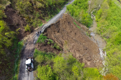Ordu'nun Akkuş İlçesinde Heyelan Kabusu: Yollar Çöktü