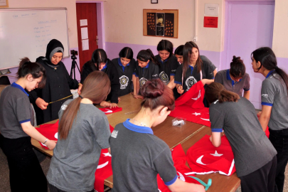 Kars'ta Meslek Liseli Kızlardan 19 Mayıs Mesaisi