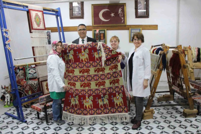 2500 Yıllık Pazırık Halısı Amasya'da 360 Bin İlmekle Yeniden Dokundu