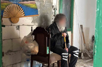 İcralık Evinde Bir Yıl Çöplerin Arasında Yaşadı