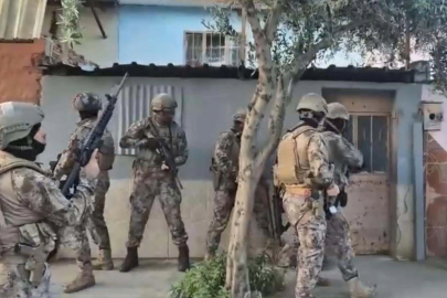 İzmir'de FETÖ'ye Hücre Evi Operasyonu: 9 Gözaltı