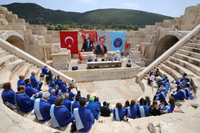 Akdeniz Üniversitesi Senatosundan Tarihi Patara Meclisi'nde Anlamlı Toplantı