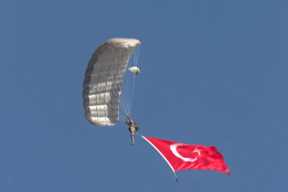 Efes-2026 Tatbikatı'nda Gökyüzünü 53 Ülke Bayrağı Süsledi