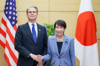 Japonya Başbakanı Takaichi ve ABD Hazine Bakanı Bessent’ten Stratejik Zirve